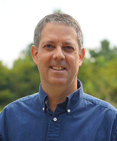 Headshot of Kevin Righter.