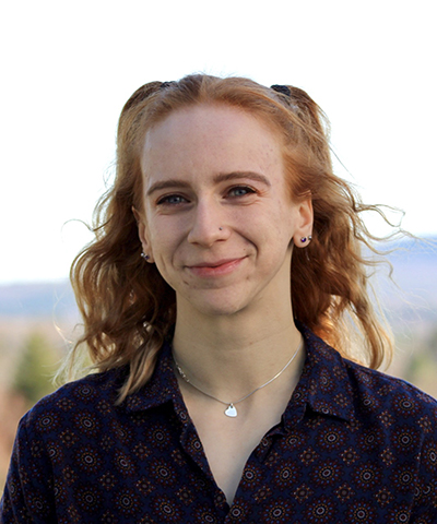 Headshot of Hannah.