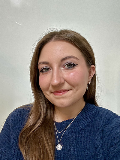 Headshot of Stephanie.