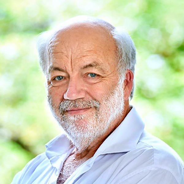 Headshot of Gerd Leuchs. Photo credit: T Tan Shao.