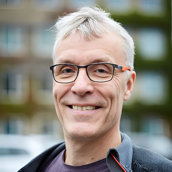 Headshot of Klaus Mølmer.